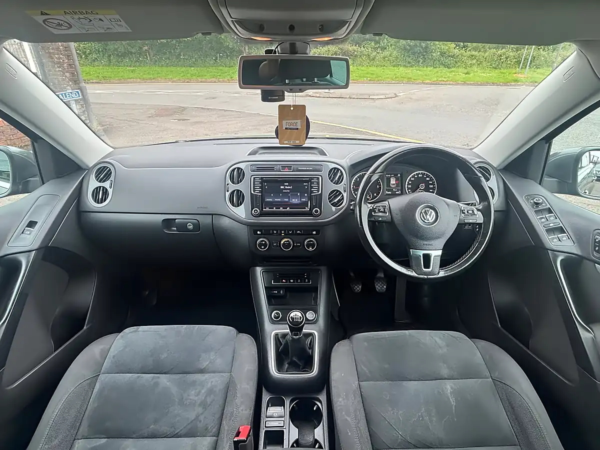 Used 2016 Volkswagen Tiguan Bluemotion Tech Match Edition Grey - Interior and Exterior details 11
