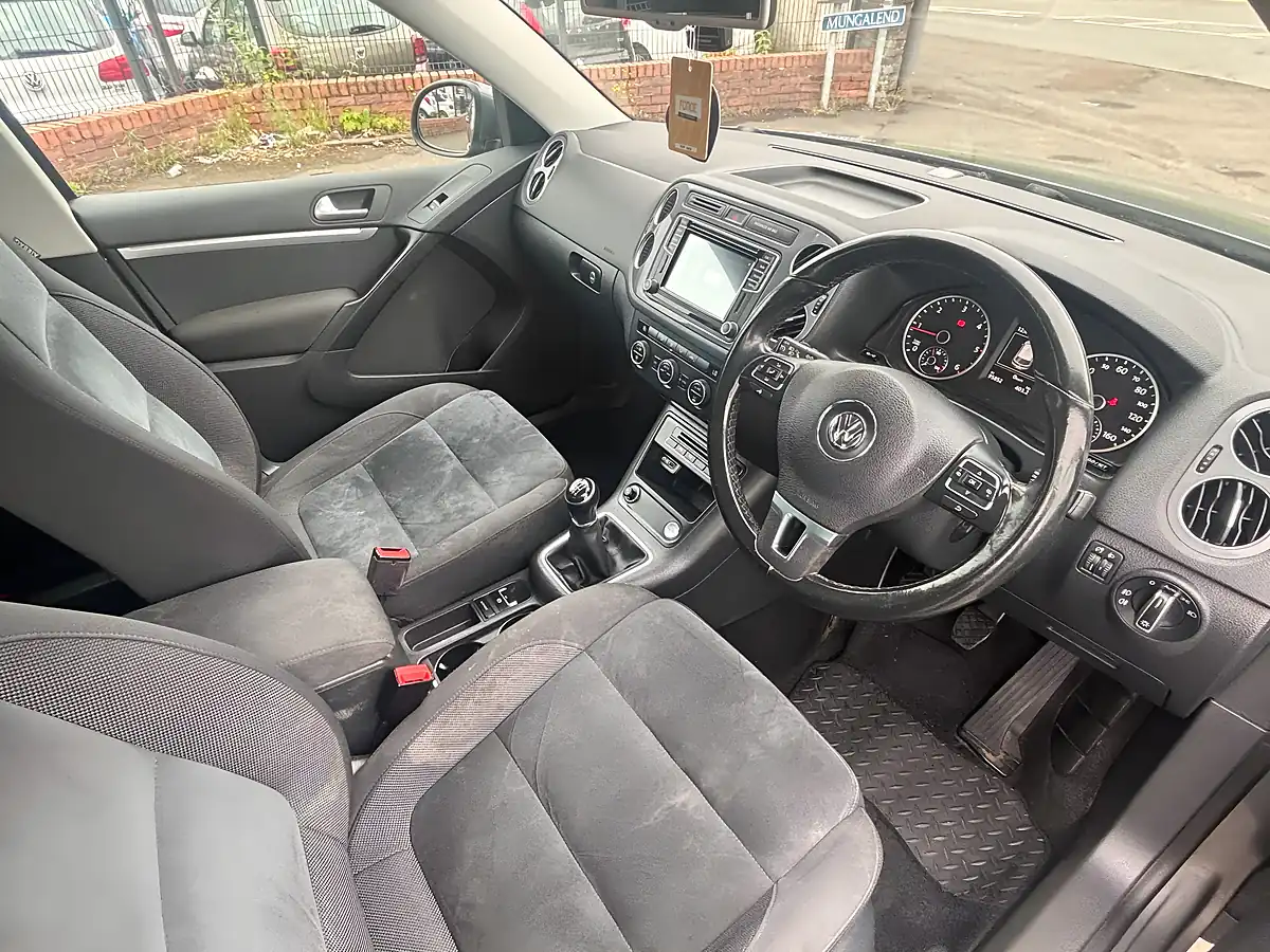 Used 2016 Volkswagen Tiguan Bluemotion Tech Match Edition Grey - Interior and Exterior details 15