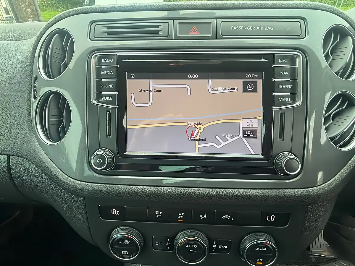 Used 2016 Volkswagen Tiguan Bluemotion Tech Match Edition Grey - Interior and Exterior details 9