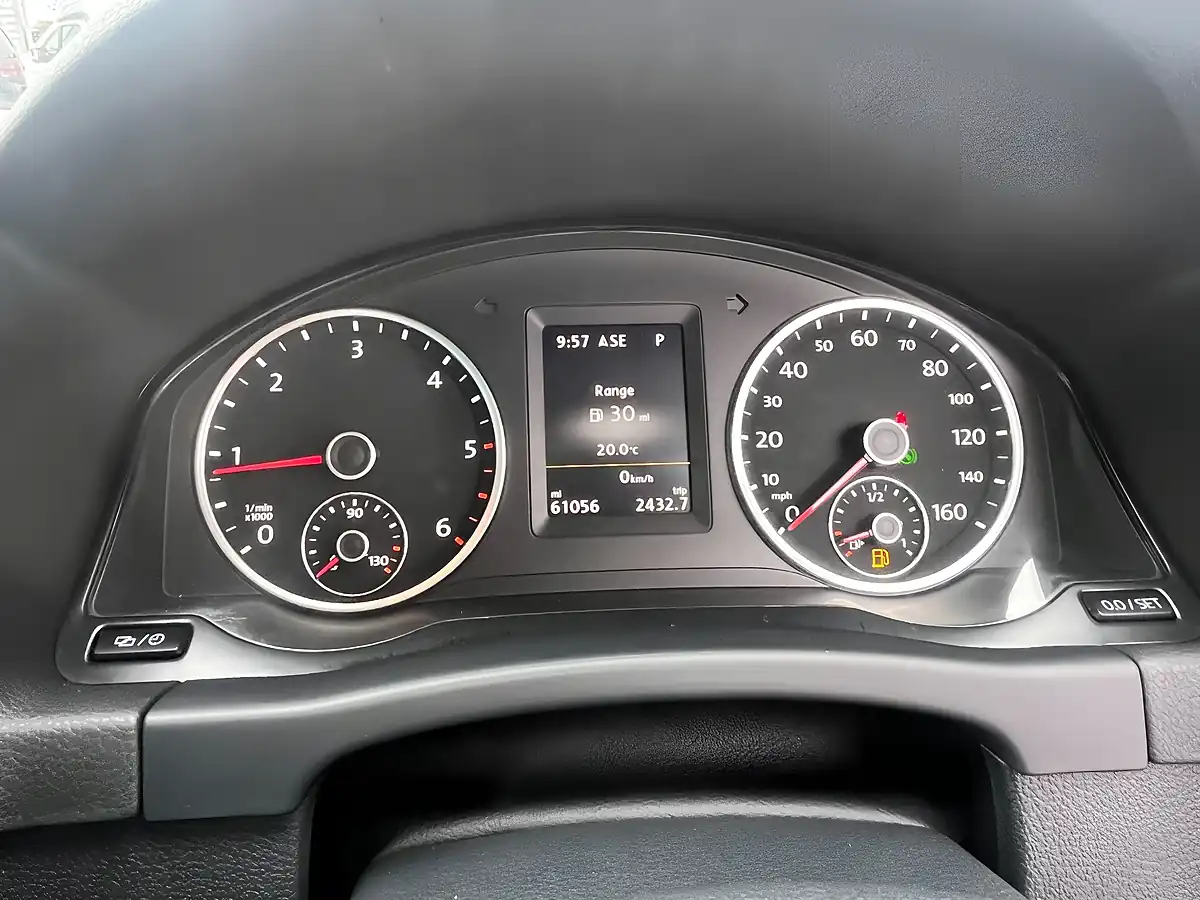Used 2016 Volkswagen Tiguan Bluemotion Tech Match Edition Silver - Interior and Exterior details 12
