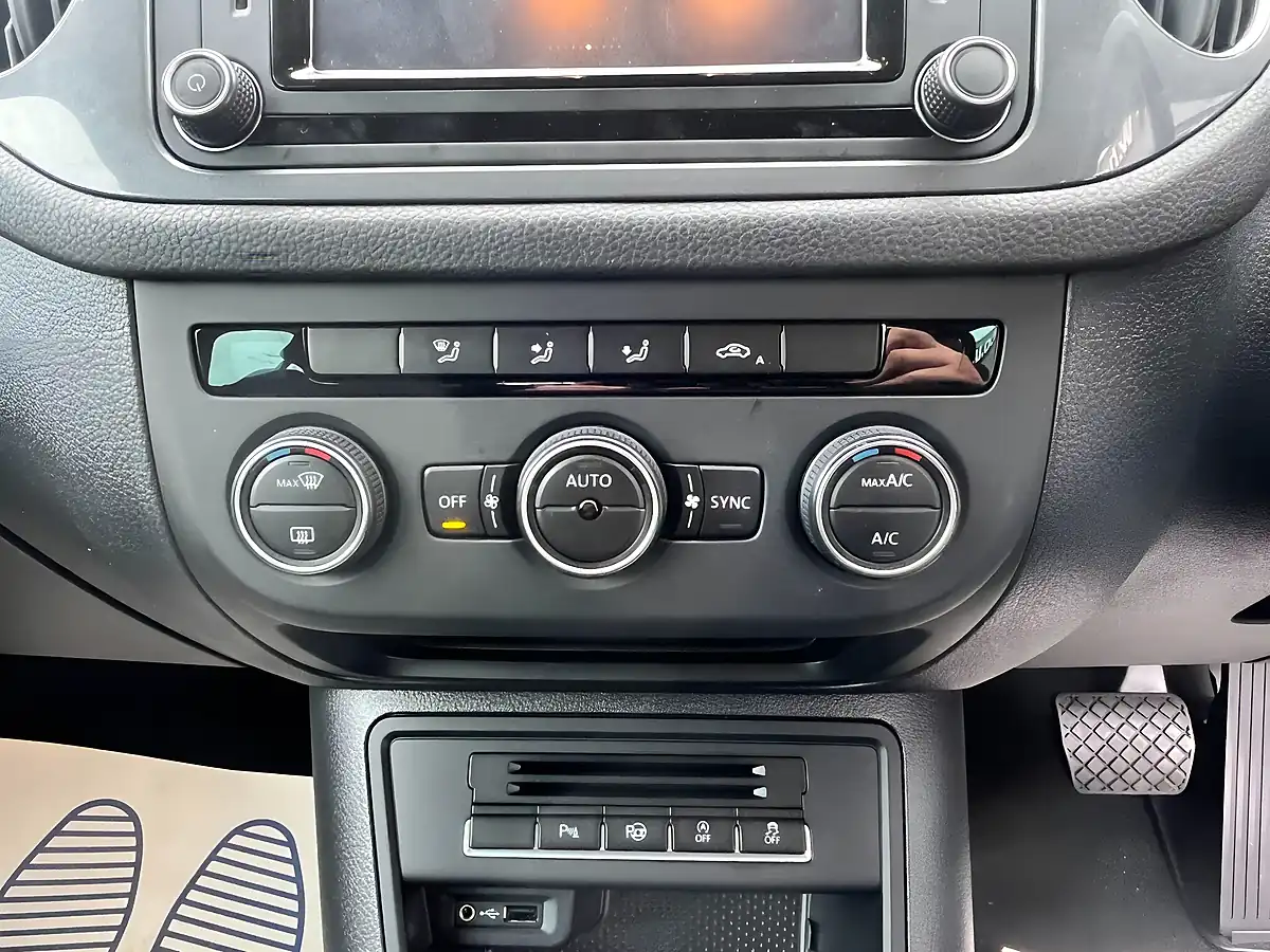 Used 2016 Volkswagen Tiguan Bluemotion Tech Match Edition Silver - Interior and Exterior details 15