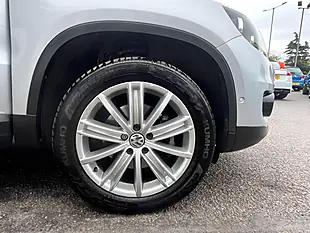 Used 2016 Volkswagen Tiguan Bluemotion Tech Match Edition Silver - Interior and Exterior details 9