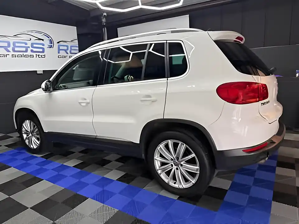 Used 2016 Volkswagen Tiguan Bluemotion Tech Match Edition White - Interior and Exterior details 10