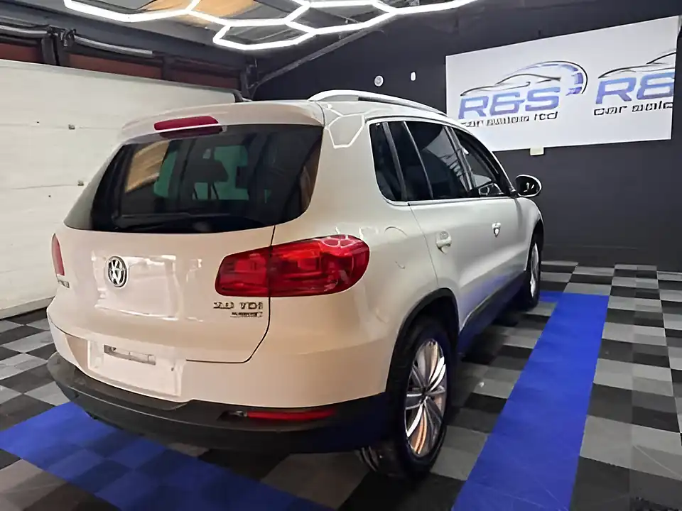 Used 2016 Volkswagen Tiguan Bluemotion Tech Match Edition White - Interior and Exterior details 12
