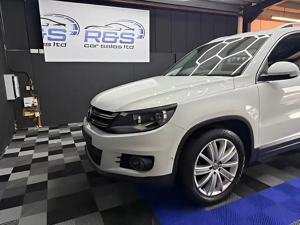 Used 2016 Volkswagen Tiguan Bluemotion Tech Match Edition White - Interior and Exterior details 14