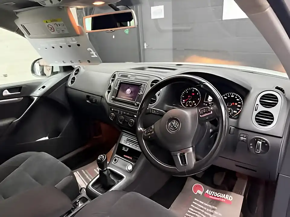 Used 2016 Volkswagen Tiguan Bluemotion Tech Match Edition White - Interior and Exterior details 15