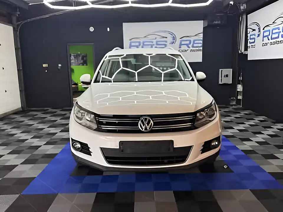 Used 2016 Volkswagen Tiguan Bluemotion Tech Match Edition White - Interior and Exterior details 3