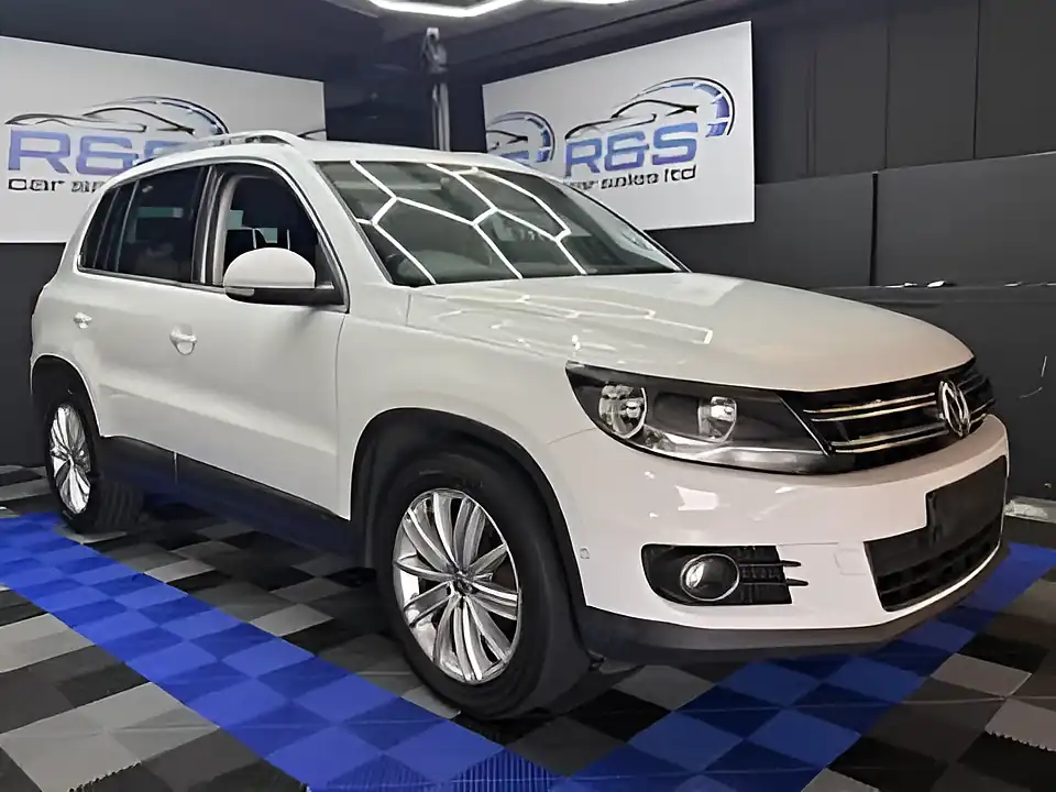 Used 2016 Volkswagen Tiguan Bluemotion Tech Match Edition White - Interior and Exterior details 6