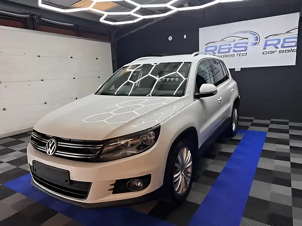 Used 2016 Volkswagen Tiguan Bluemotion Tech Match Edition White - Interior and Exterior details 7