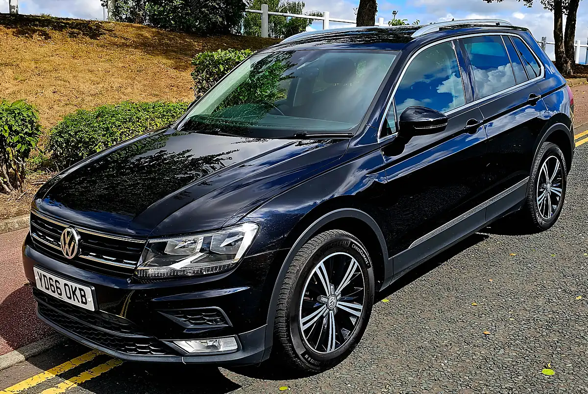 Used 2016 Volkswagen Tiguan Bluemotion Tech Se Navigation Black - Front View