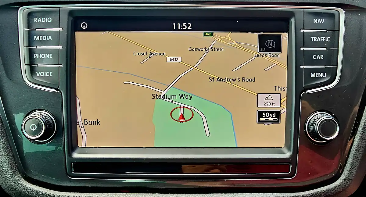 Used 2016 Volkswagen Tiguan Bluemotion Tech Se Navigation Black - Interior and Exterior details 18