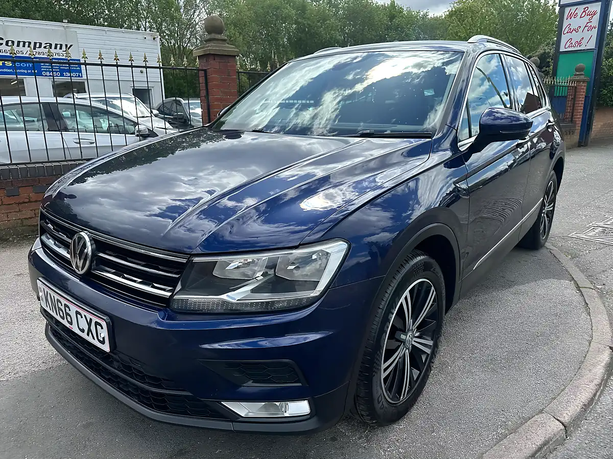 Used 2016 Volkswagen Tiguan Bluemotion Tech Se Navigation Blue - Interior and Exterior details 2