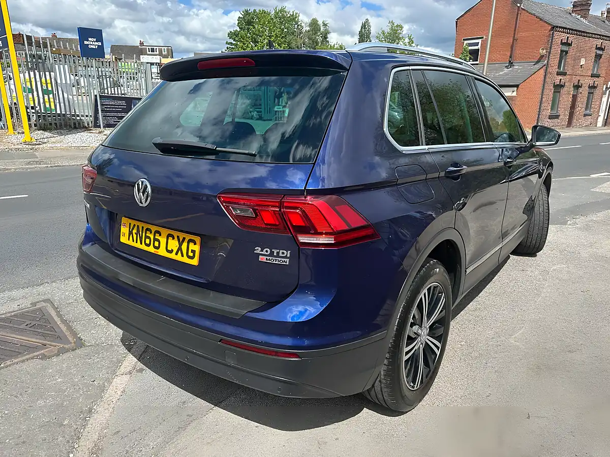 Used 2016 Volkswagen Tiguan Bluemotion Tech Se Navigation Blue - Interior and Exterior details 3