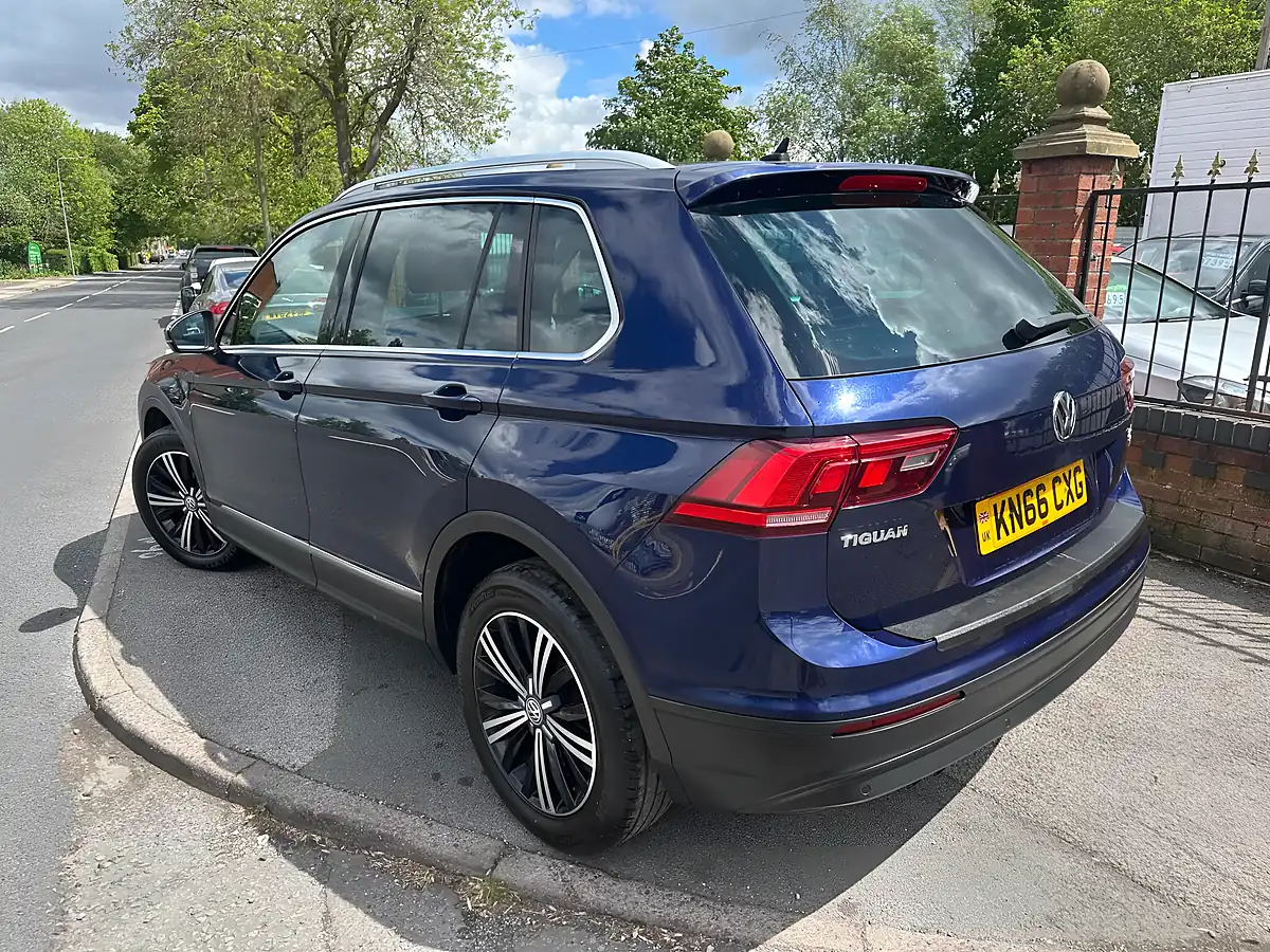 Used 2016 Volkswagen Tiguan Bluemotion Tech Se Navigation Blue - Interior and Exterior details 4