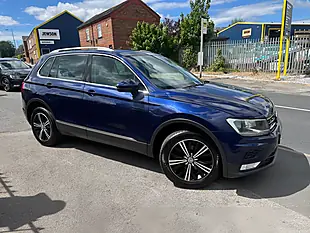 Used 2016 Volkswagen Tiguan Bluemotion Tech Se Navigation Blue - Interior and Exterior details 5