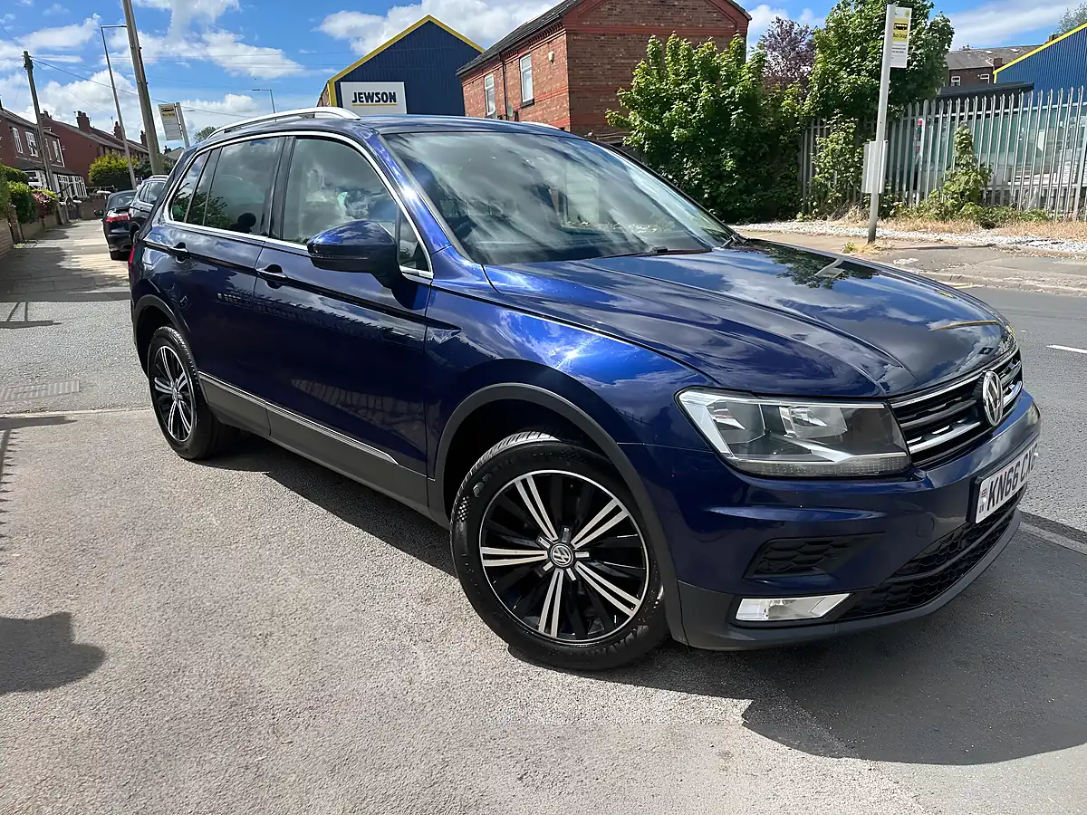 Used 2016 Volkswagen Tiguan Bluemotion Tech Se Navigation Blue - Interior and Exterior details 7