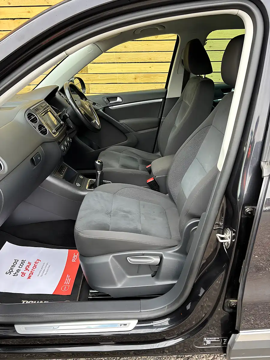 Used 2016 Volkswagen Tiguan Match Edition Black - Interior and Exterior details 18