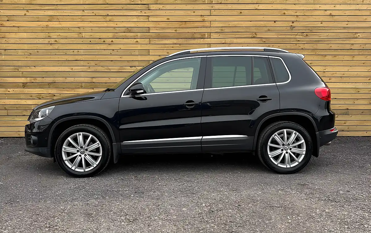 Used 2016 Volkswagen Tiguan Match Edition Black - Interior and Exterior details 6