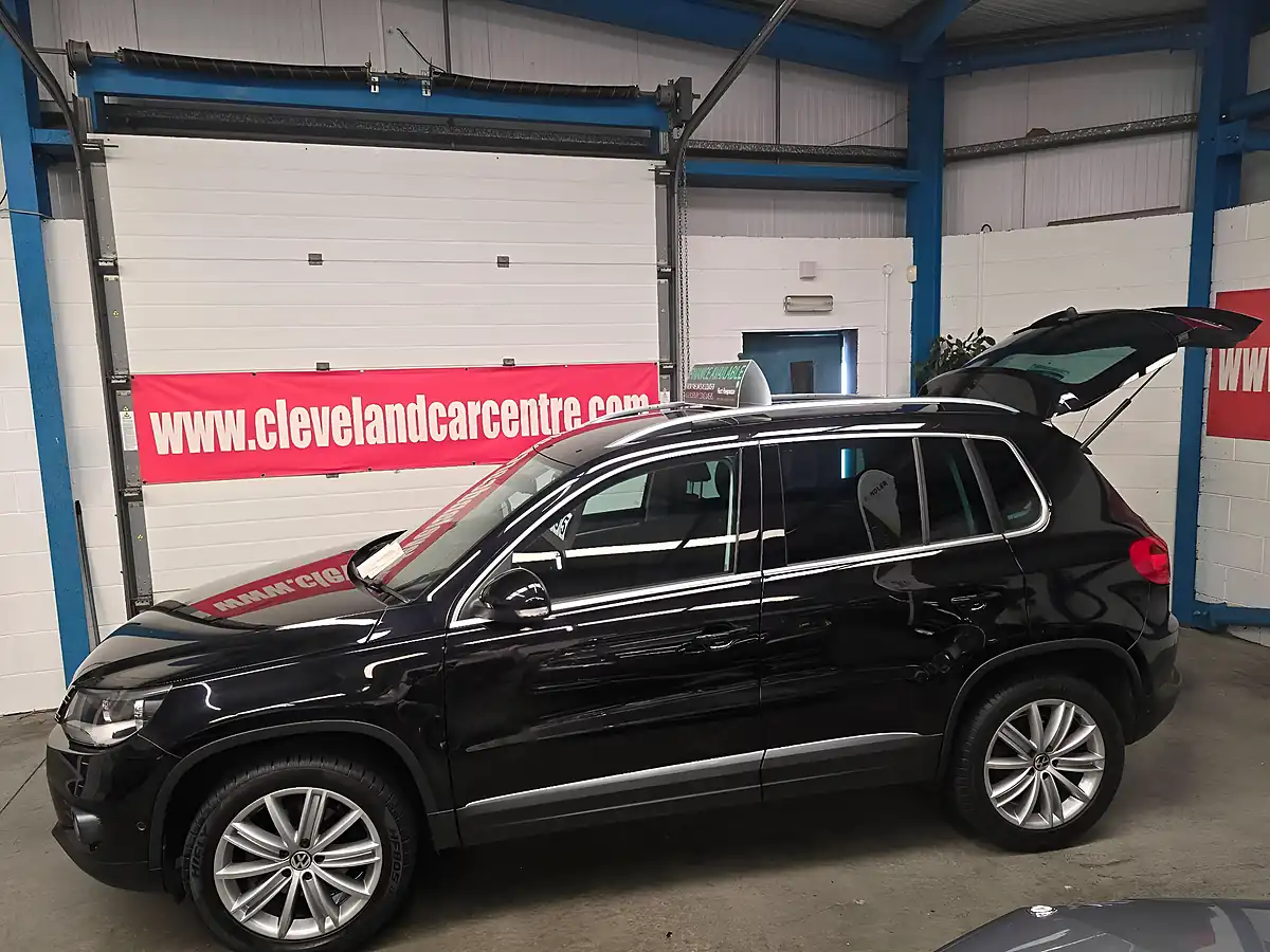 Used 2016 Volkswagen Tiguan Match Edition Black - Front View