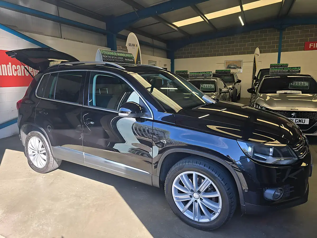 Used 2016 Volkswagen Tiguan Match Edition Black - Interior and Exterior details 8