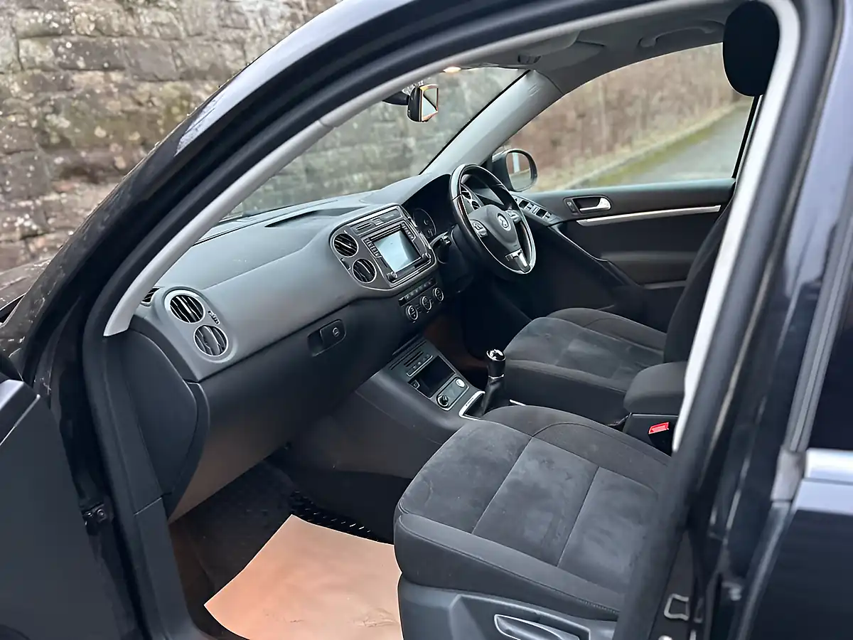 Used 2016 Volkswagen Tiguan Match Edition Deep Black - Interior and Exterior details 15