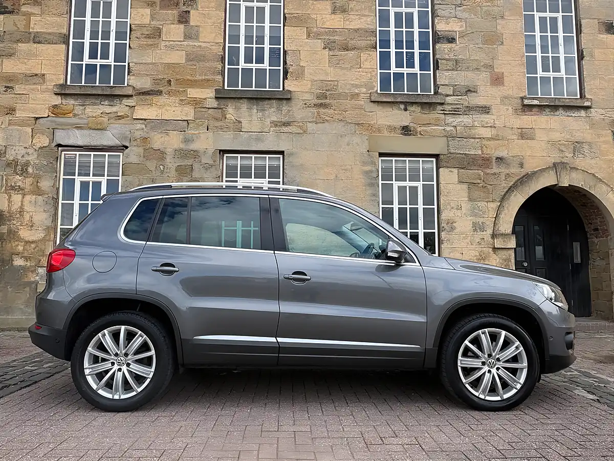 Used 2016 Volkswagen Tiguan Match Edition Grey - Interior and Exterior details 10