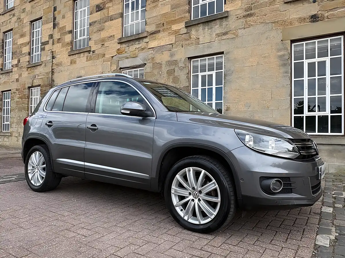 Used 2016 Volkswagen Tiguan Match Edition Grey - Interior and Exterior details 6