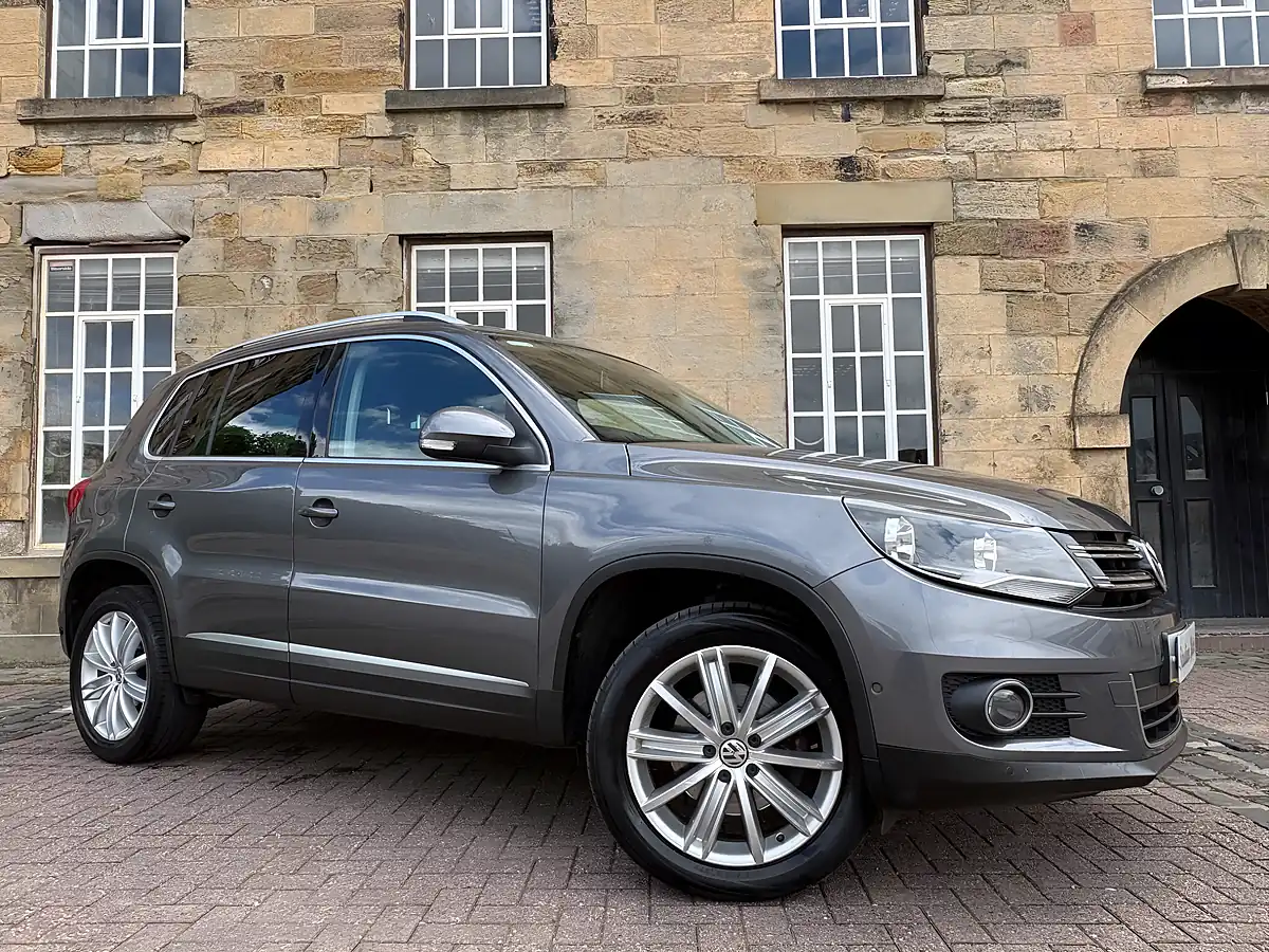 Used 2016 Volkswagen Tiguan Match Edition Grey - Interior and Exterior details 8
