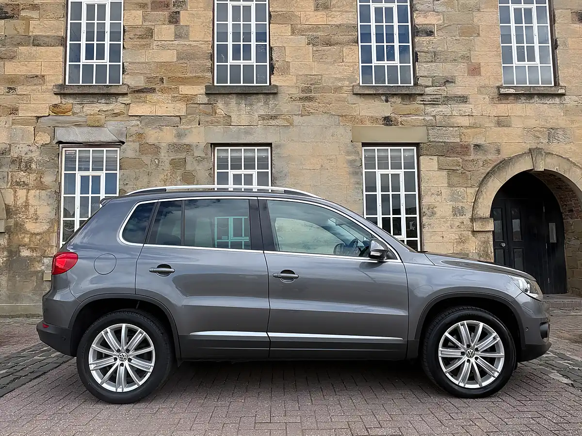 Used 2016 Volkswagen Tiguan Match Edition Grey - Interior and Exterior details 9