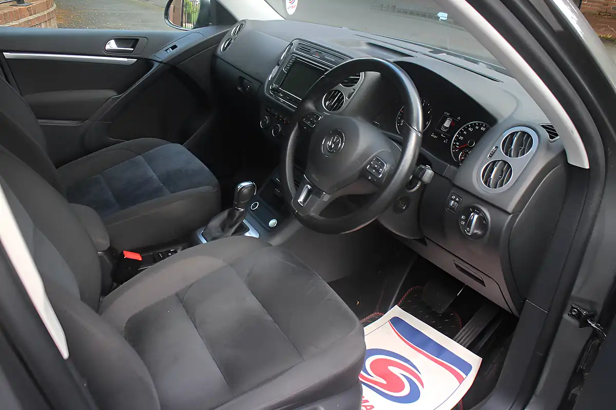 Used 2016 Volkswagen Tiguan Match Edition Grey - Interior and Exterior details 10