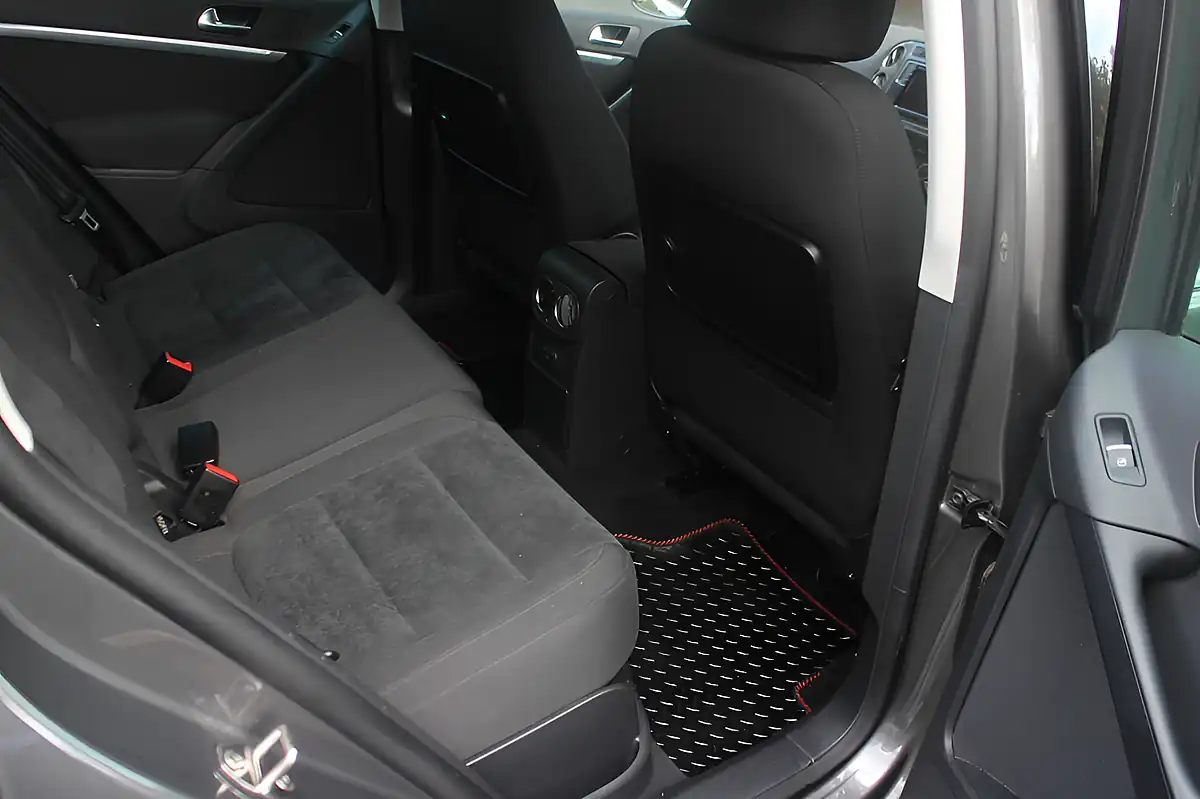 Used 2016 Volkswagen Tiguan Match Edition Grey - Interior and Exterior details 12