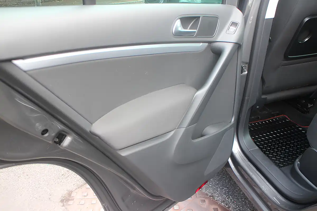 Used 2016 Volkswagen Tiguan Match Edition Grey - Interior and Exterior details 15