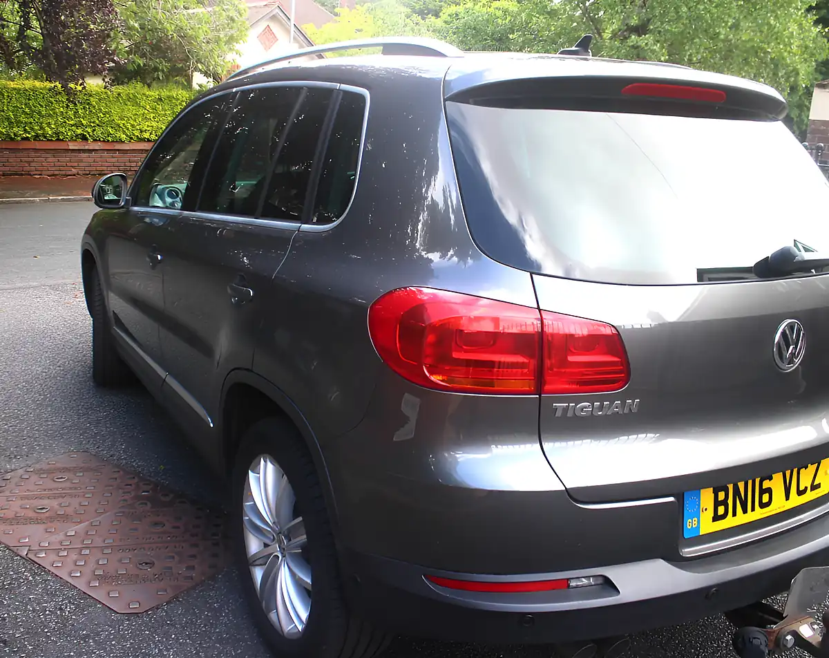 Used 2016 Volkswagen Tiguan Match Edition Grey - Interior and Exterior details 8