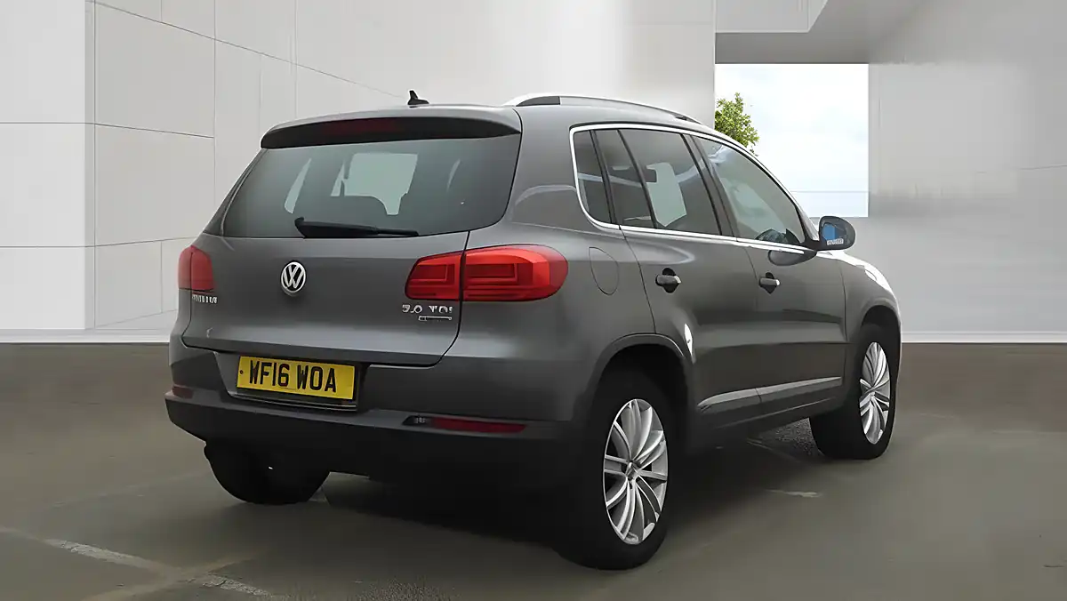 Used 2016 Volkswagen Tiguan Match Edition Grey - Interior and Exterior details 4