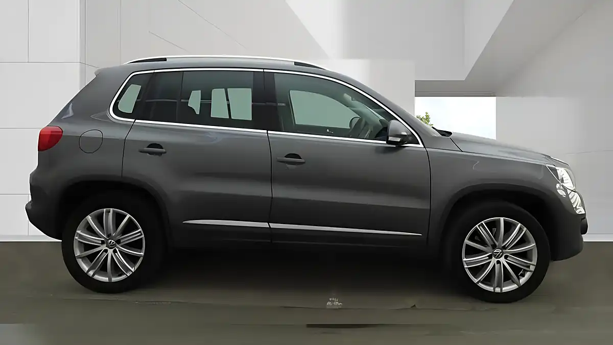 Used 2016 Volkswagen Tiguan Match Edition Grey - Interior and Exterior details 5