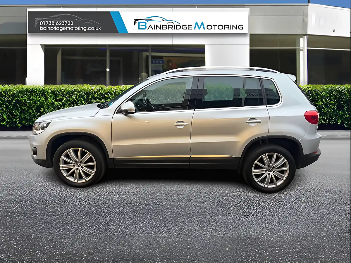 Used 2016 Volkswagen Tiguan Match Edition Silver - Interior and Exterior details 6