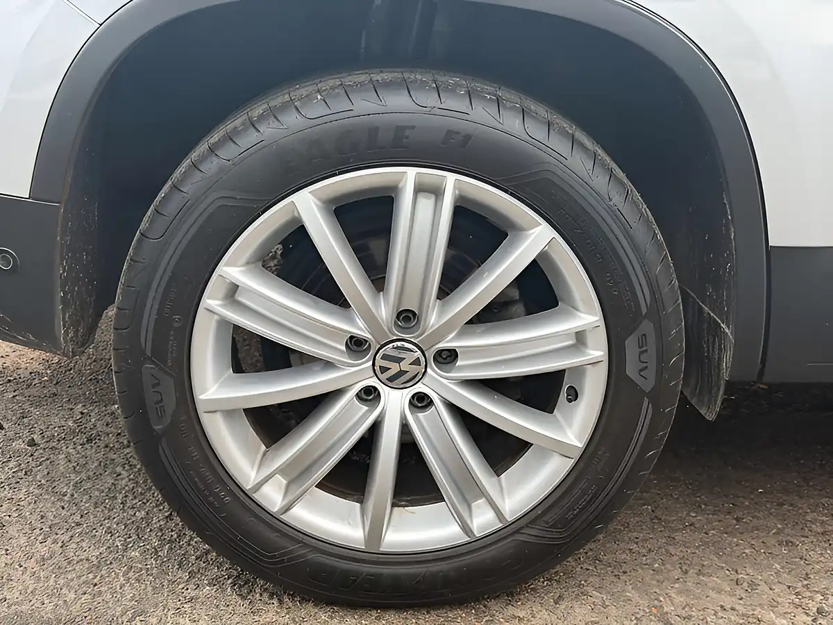 Used 2016 Volkswagen Tiguan Match Edition Silver - Interior and Exterior details 9