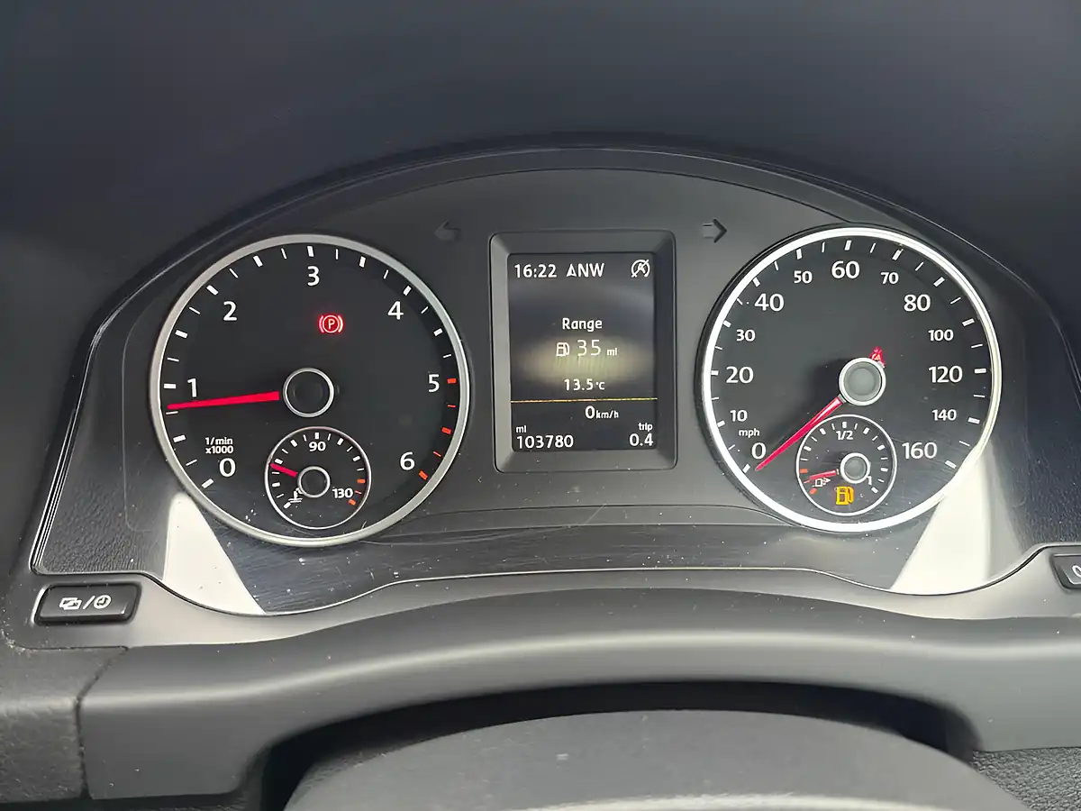 Used 2016 Volkswagen Tiguan Match Edition Silver - Interior and Exterior details 10