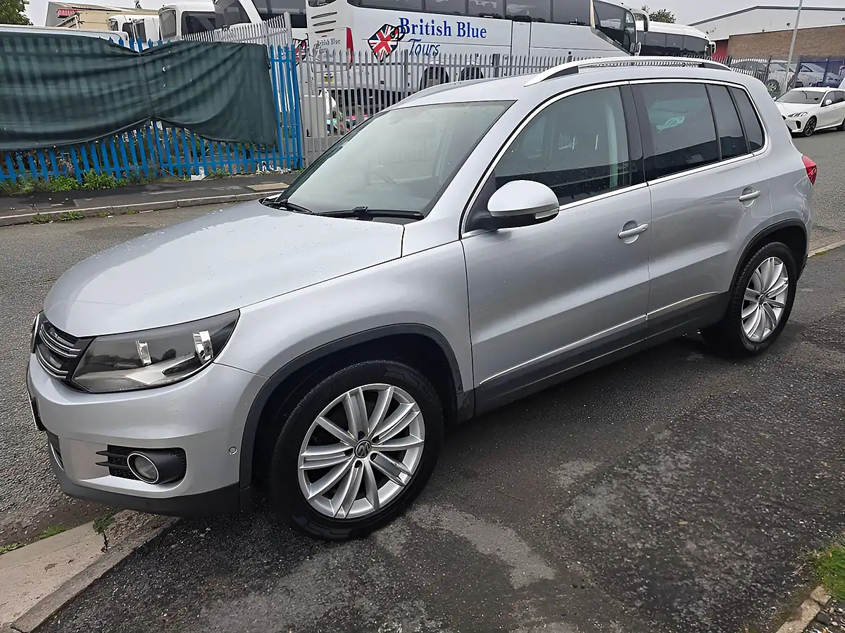 Used 2016 Volkswagen Tiguan Match Edition Silver - Interior and Exterior details 8