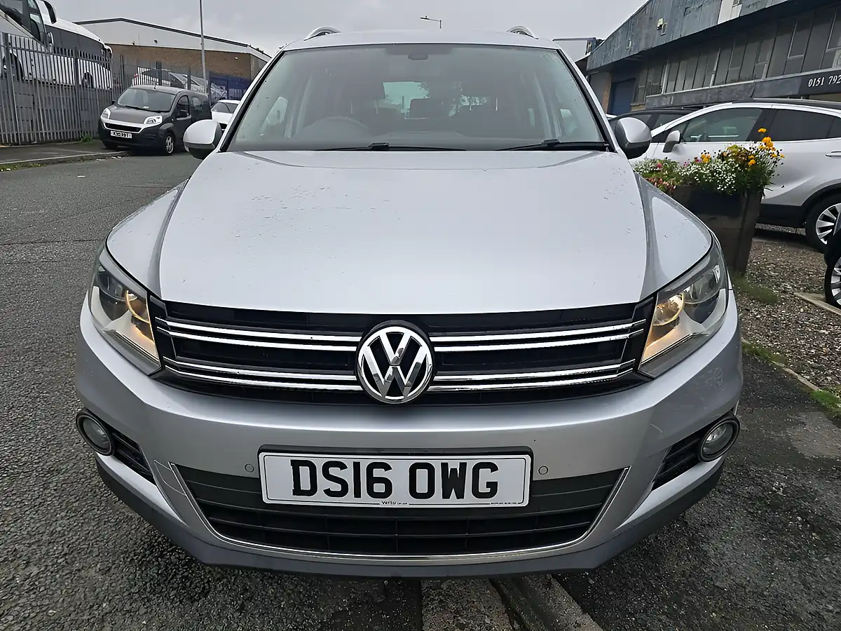 Used 2016 Volkswagen Tiguan Match Edition Silver - Interior and Exterior details 9
