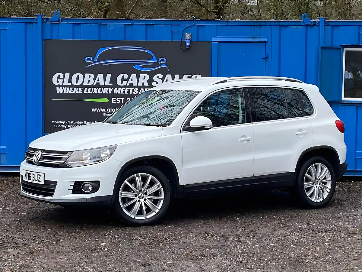 Used 2016 Volkswagen Tiguan Match Edition White - Interior and Exterior details 3