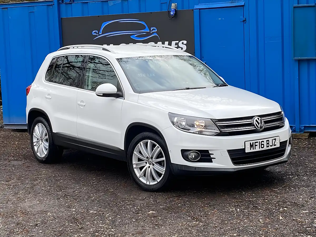 Used 2016 Volkswagen Tiguan Match Edition White - Interior and Exterior details 9