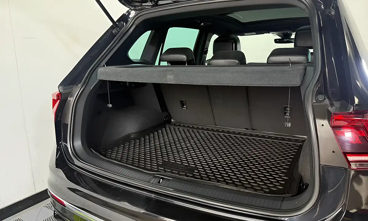 Used 2016 Volkswagen Tiguan R-Line Black - Interior and Exterior details 20