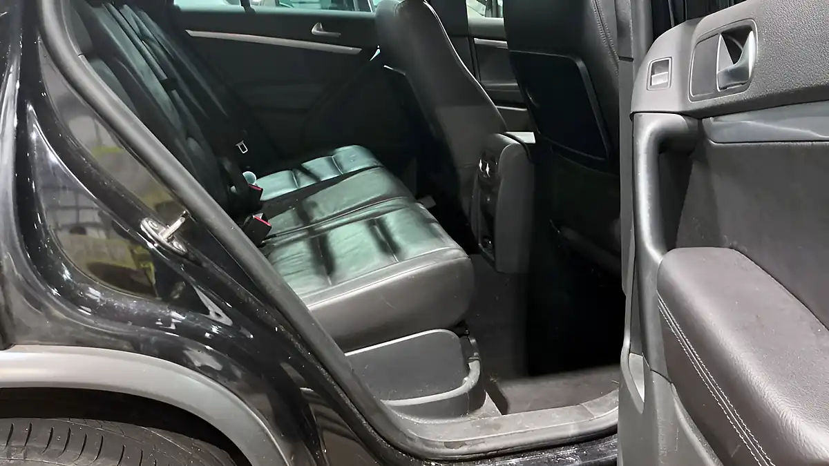 Used 2016 Volkswagen Tiguan R-Line Edition Black - Interior and Exterior details 10