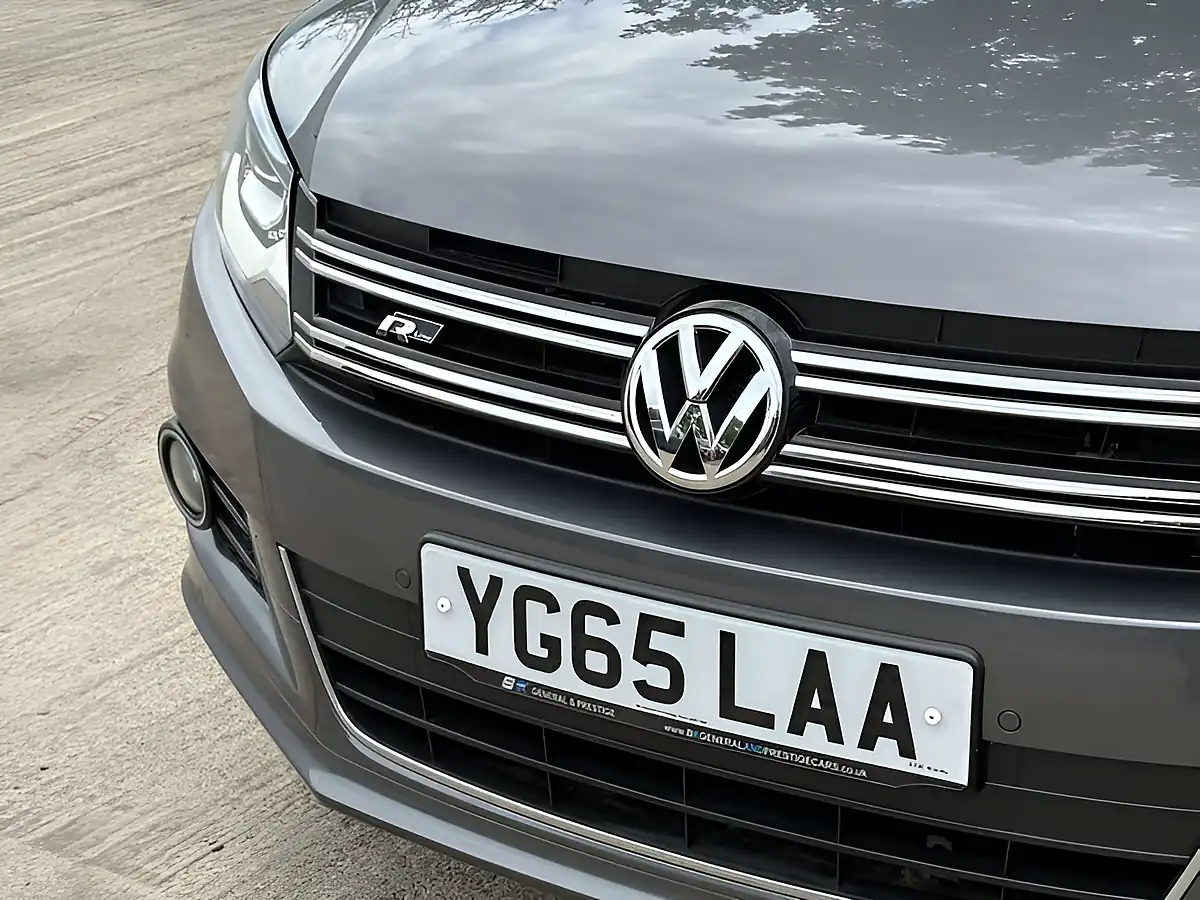 Used 2016 Volkswagen Tiguan R-Line Edition Nimbus Grey - Interior and Exterior details 14