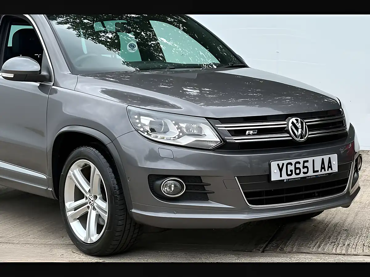 Used 2016 Volkswagen Tiguan R-Line Edition Nimbus Grey - Interior and Exterior details 4