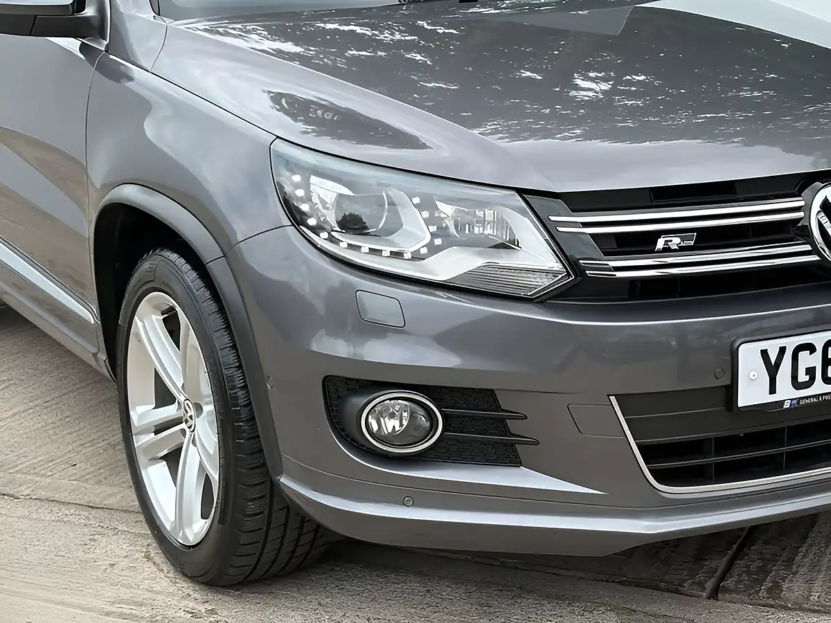 Used 2016 Volkswagen Tiguan R-Line Edition Nimbus Grey - Interior and Exterior details 6