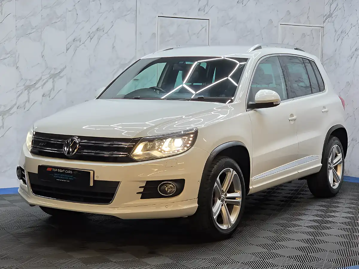 Used 2016 Volkswagen Tiguan R-Line Edition White - Interior and Exterior details 3