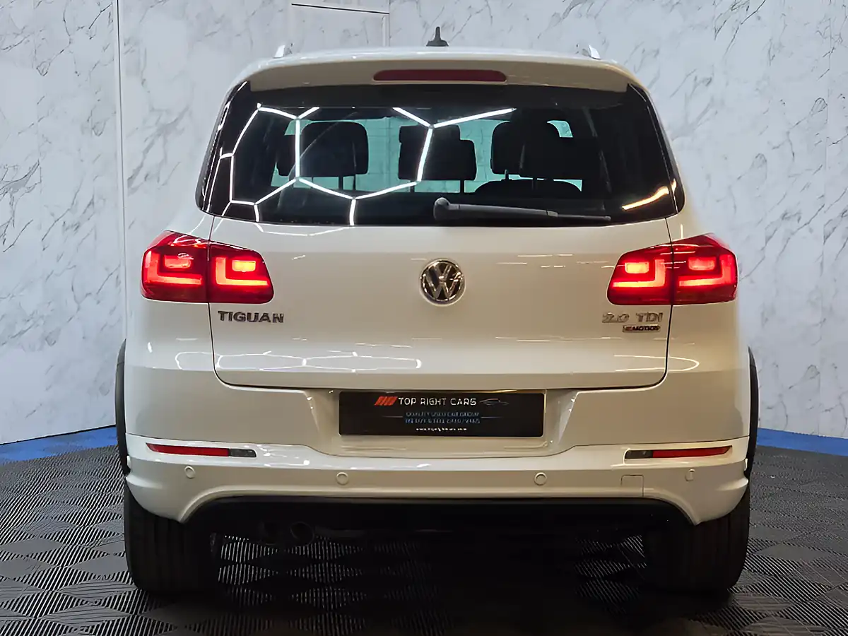 Used 2016 Volkswagen Tiguan R-Line Edition White - Interior and Exterior details 4