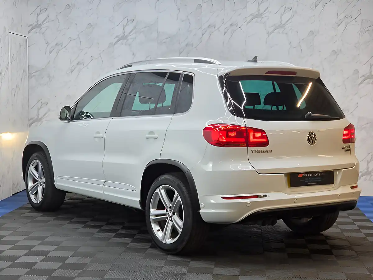 Used 2016 Volkswagen Tiguan R-Line Edition White - Interior and Exterior details 5